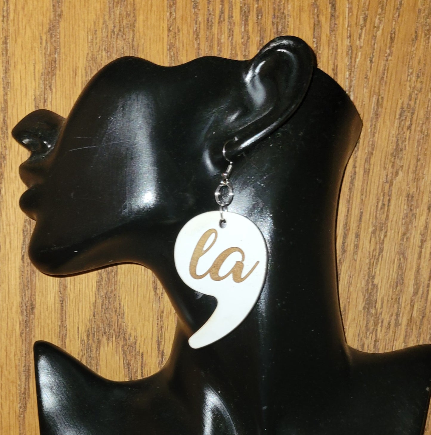 Kamala 'Comma-La' earring