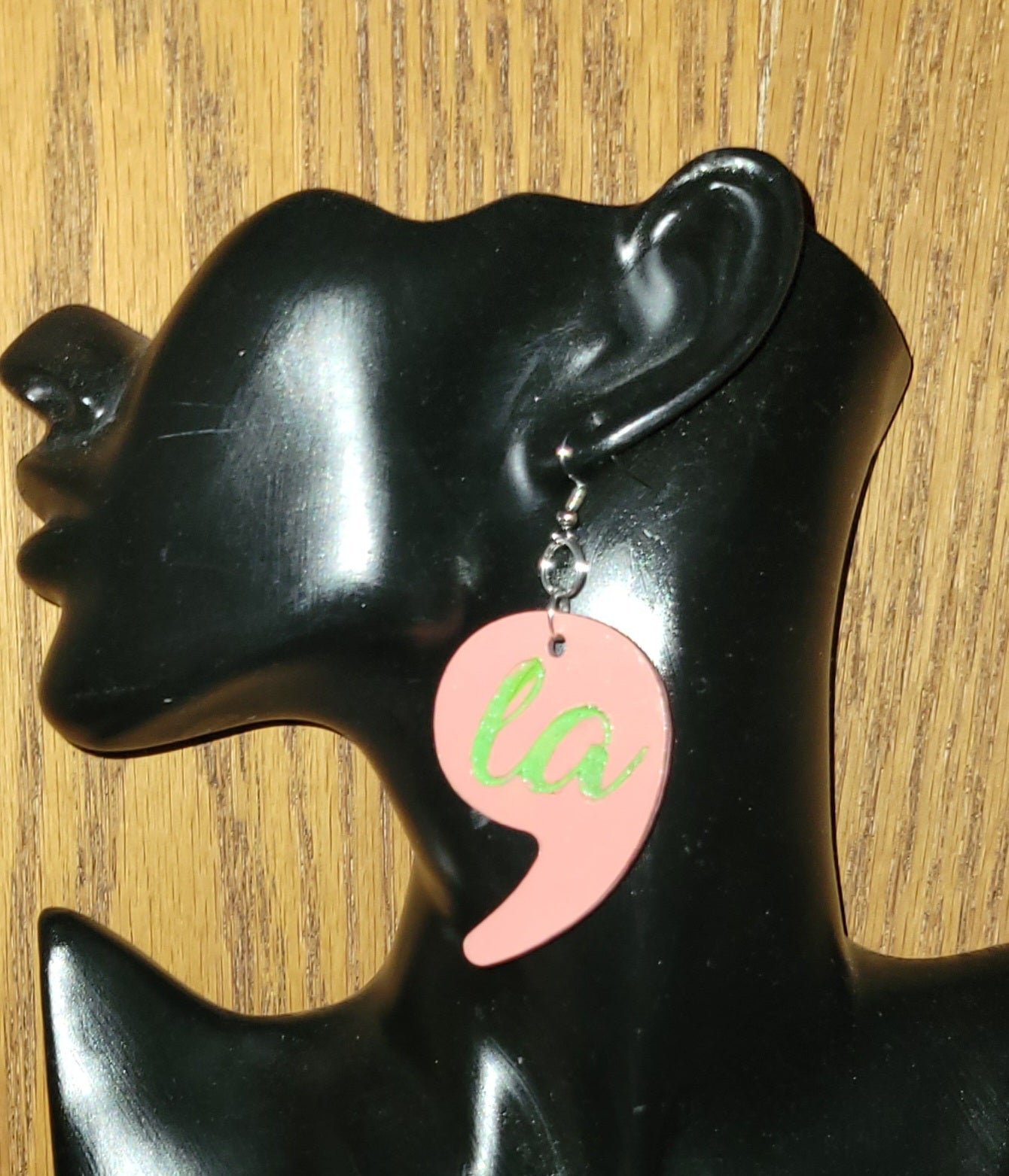 Kamala 'Comma-La' earring