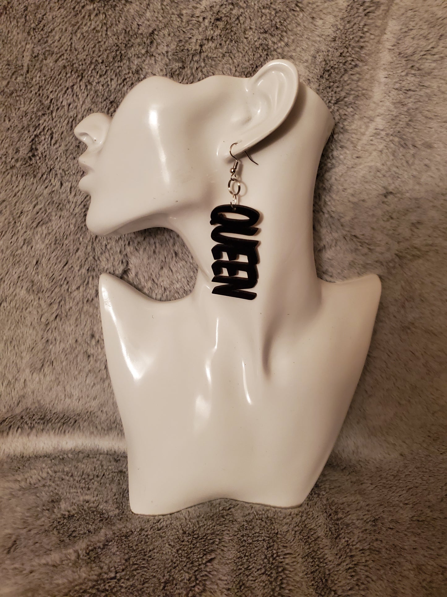 Queen Earrings ( More Colors)