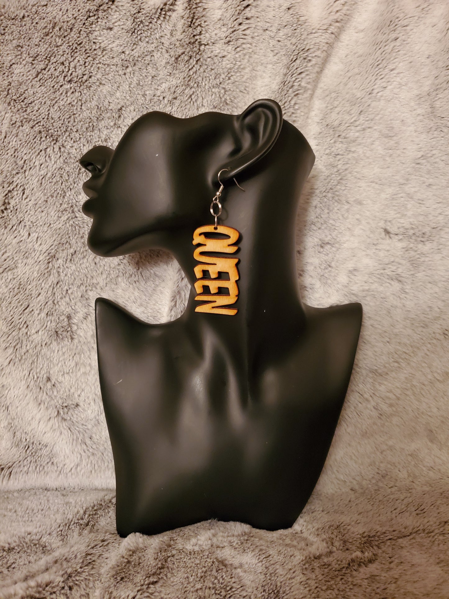 Queen Earrings ( More Colors)